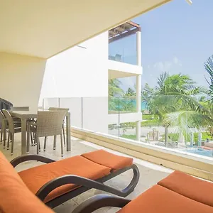 Apartahotel The Elements Oceanfront & Beachside ****